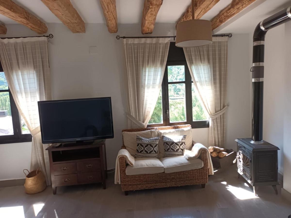 Un Tros De Sal. Casa Rural A Gerri De La Sal. Villa Luaran gambar