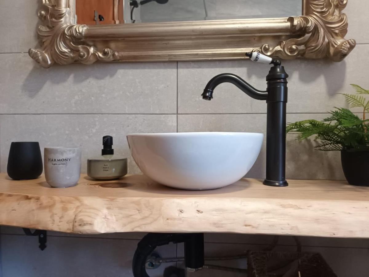 Un Tros De Sal. Casa Rural A Gerri De La Sal. Villa Luaran gambar