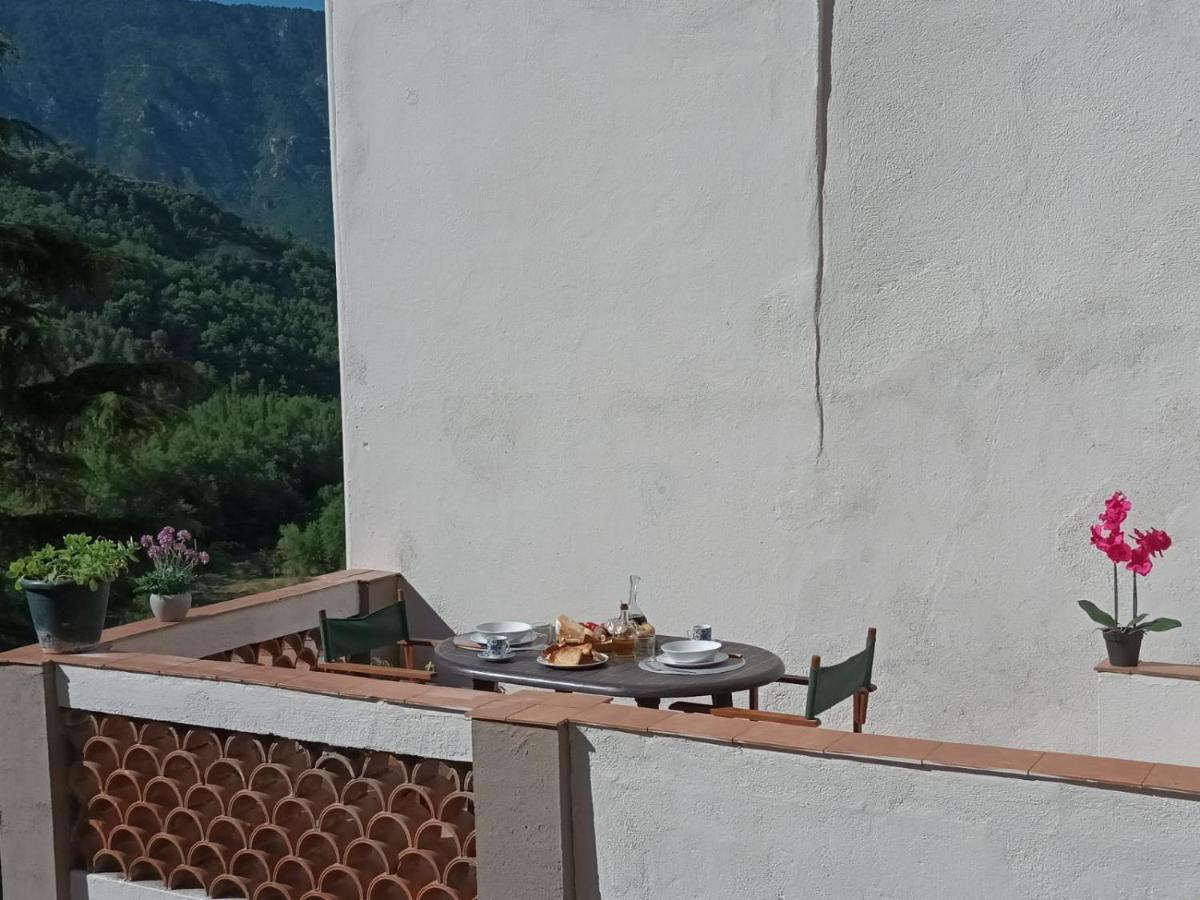 Un Tros De Sal. Casa Rural A Gerri De La Sal. Villa Luaran gambar