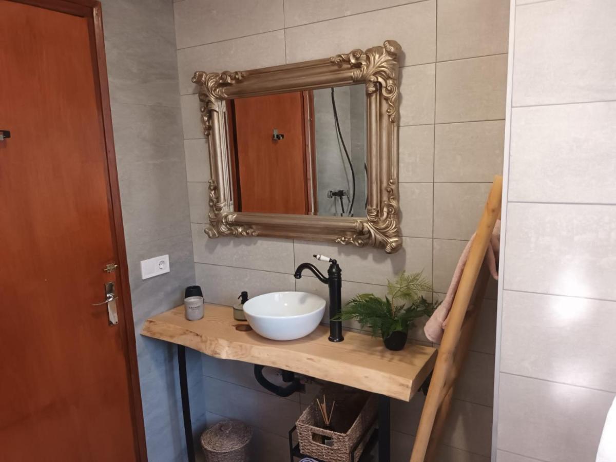 Un Tros De Sal. Casa Rural A Gerri De La Sal. Villa Luaran gambar