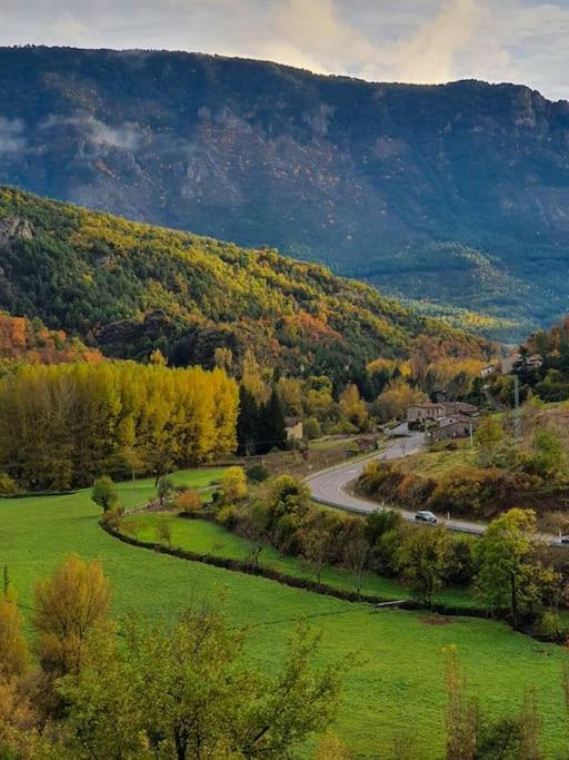 Un Tros De Sal. Casa Rural A Gerri De La Sal. Villa Luaran gambar